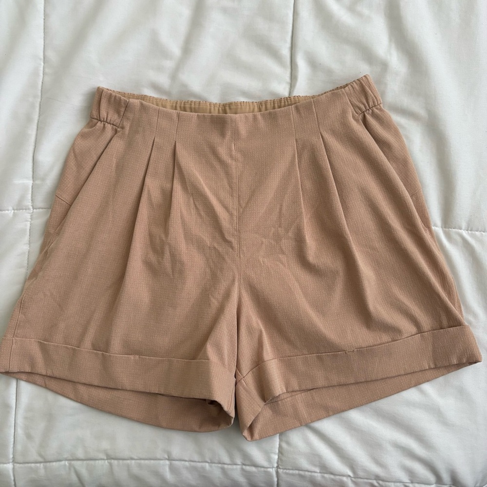 LULULEMON Pleated High Rise Khaki Shorts